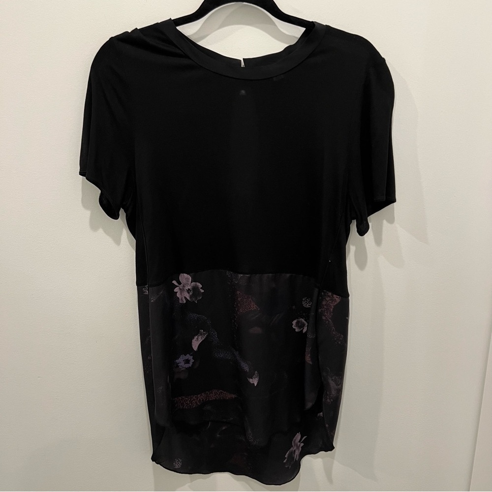 Aritzia Wilfred Black and Floral Short Sleeve Tunic